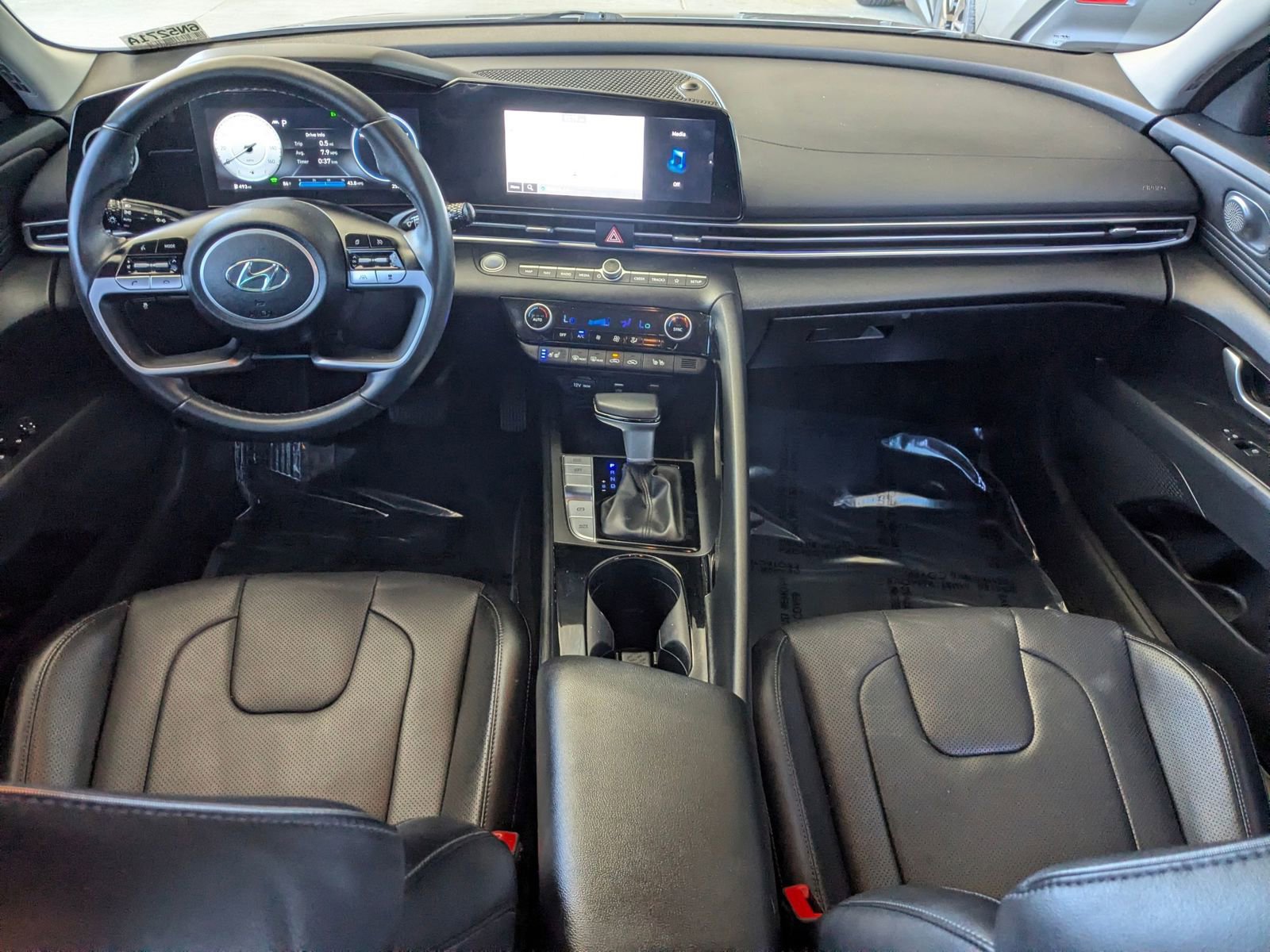 Used 2023 Hyundai Elantra Limited image 24