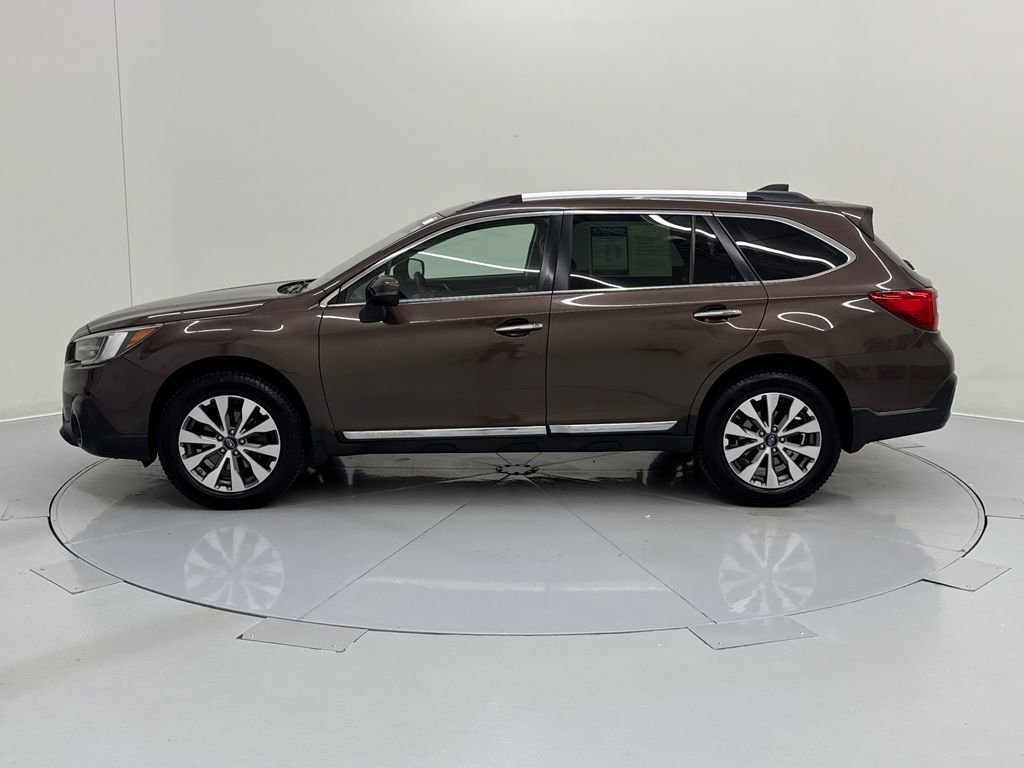 Used 2019 Subaru Outback 2.5i Touring AWD/4WD image 2