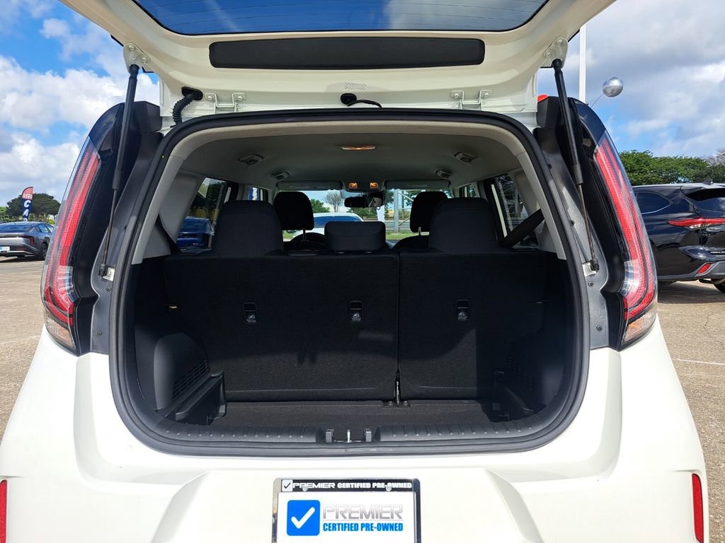 Used 2025 Kia Soul LX w/ LX Technology Package image 23