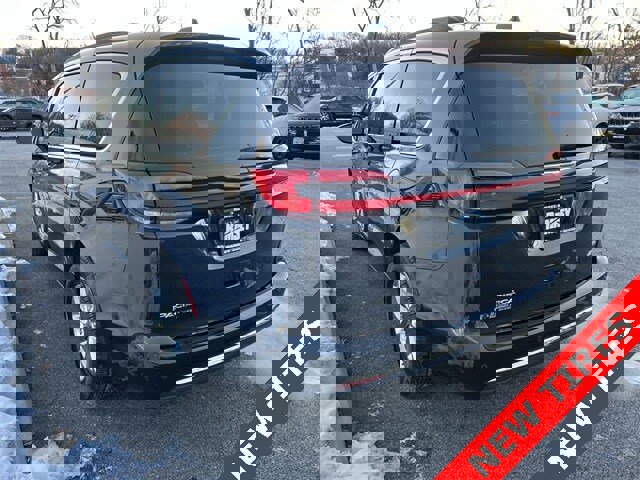 Certified 2022 Chrysler Pacifica Touring-L image 6