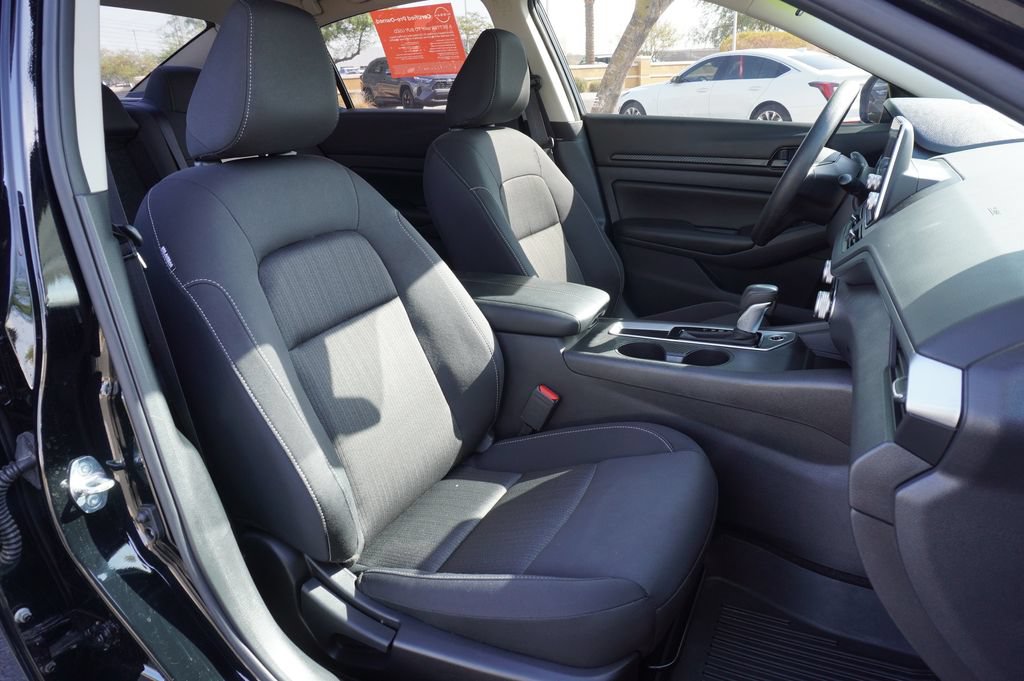 Used 2025 Nissan Altima 2.5 S FWD image 12