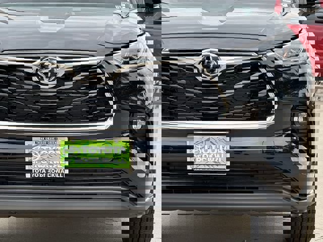 New 2026 Toyota Highlander Limited image 8