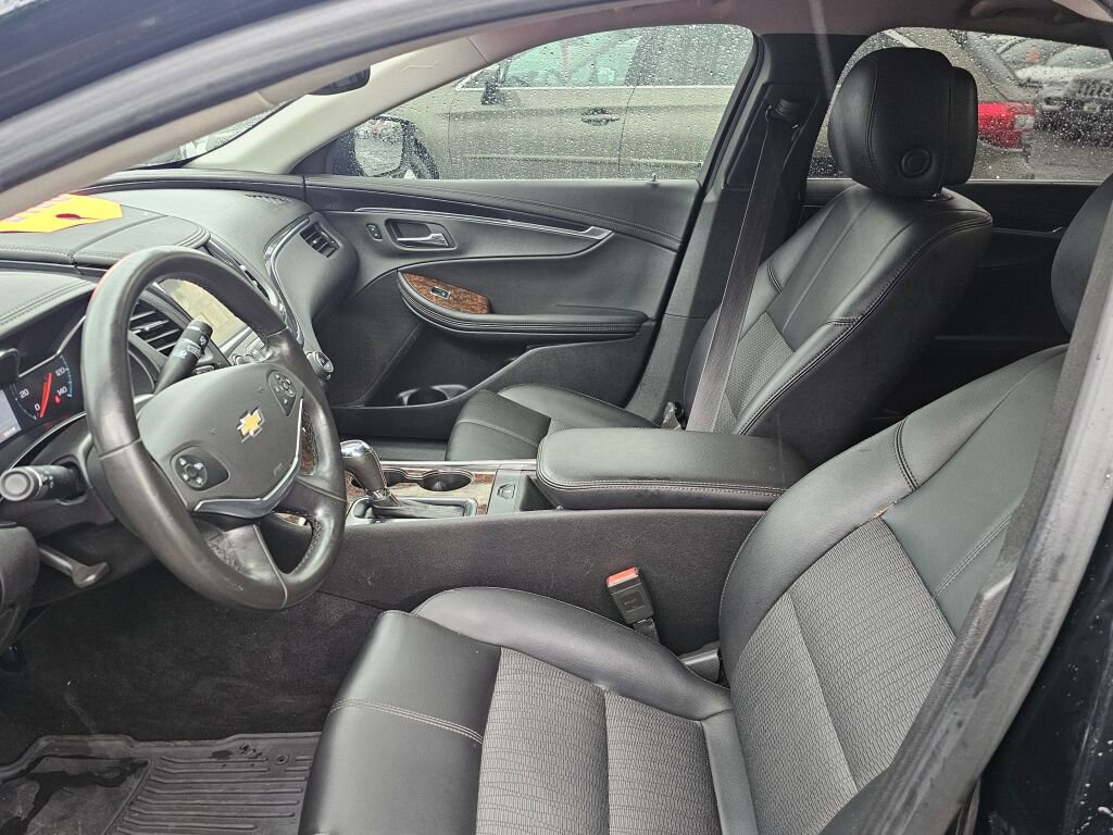 Used 2014 Chevrolet Impala LT w/ Convenience Package image 26