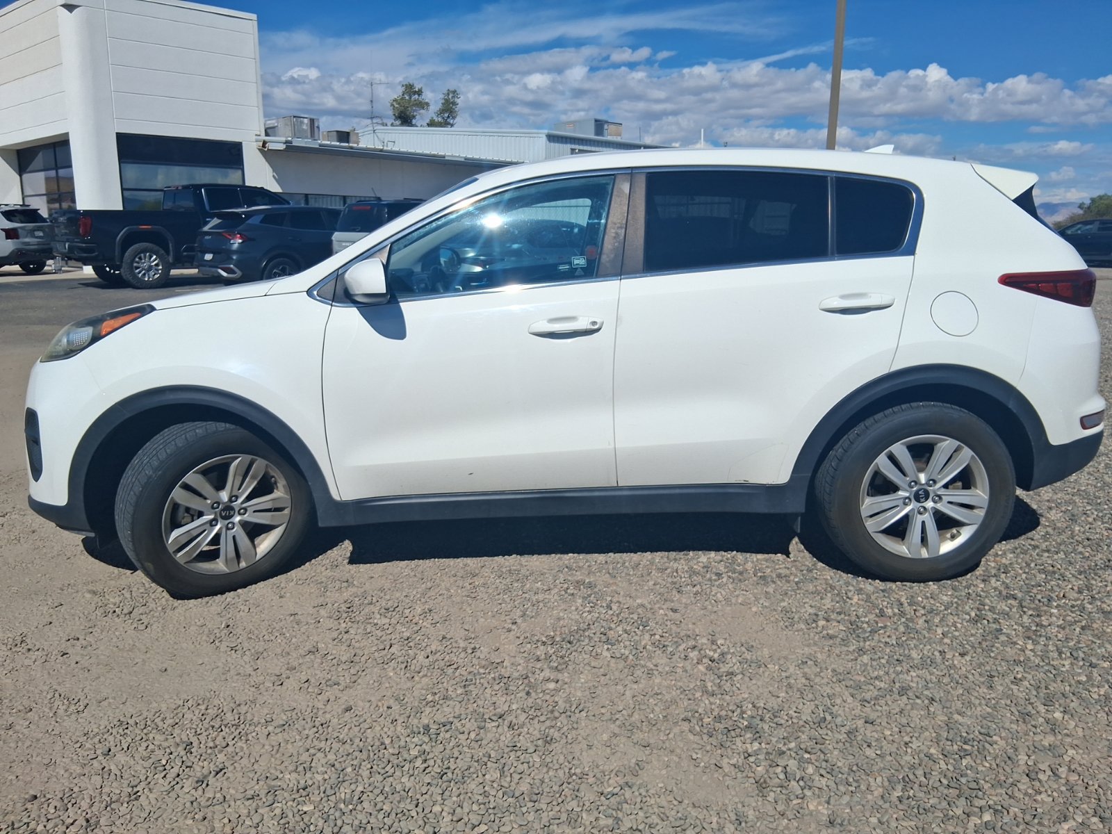 Used 2019 Kia Sportage LX FWD image 2