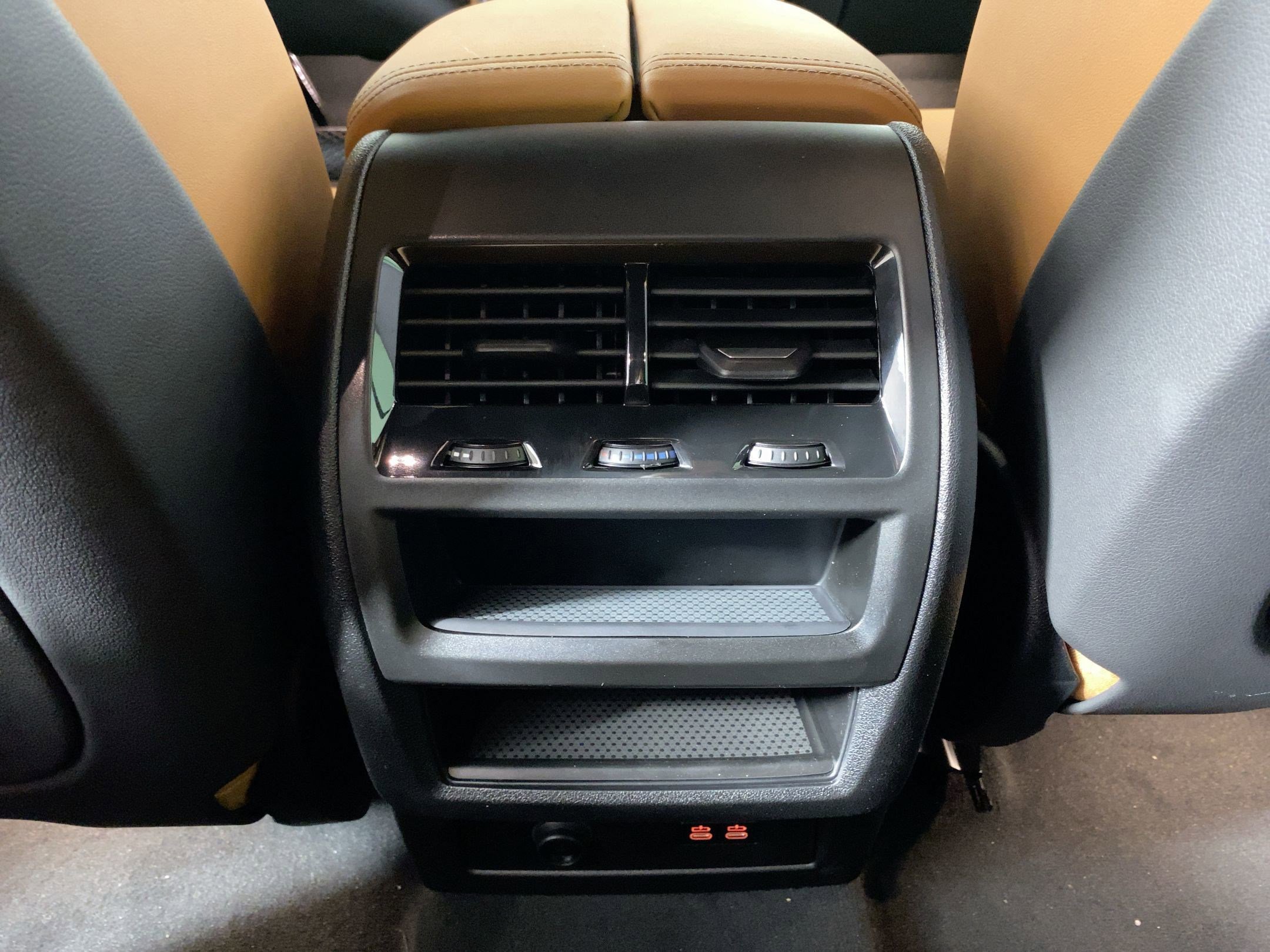 Used 2026 BMW X5 sDrive40i w/ Premium Package image 29