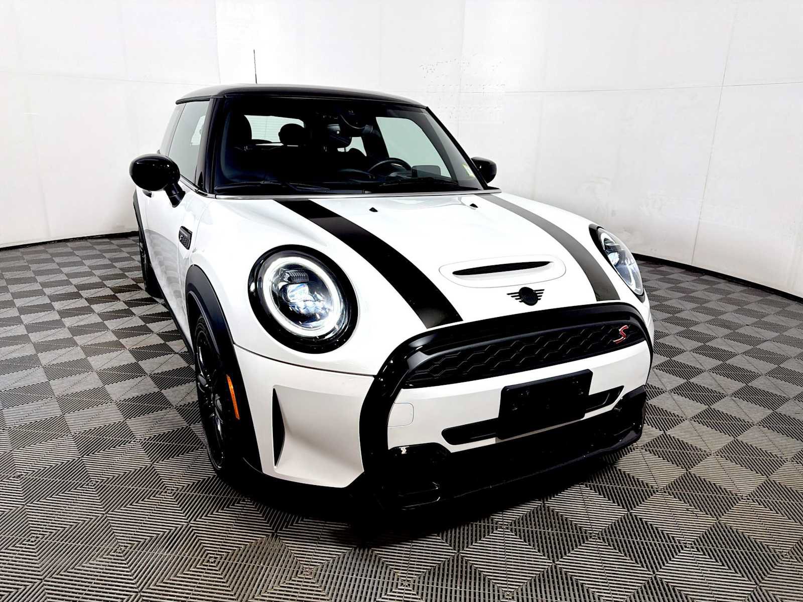 Used 2024 MINI Cooper S FWD image 2