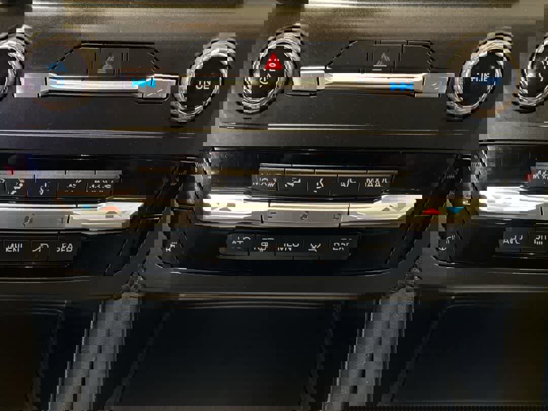 Used 2020 Ford Explorer XLT w/ Equipment Group 202A AWD/4WD image 22