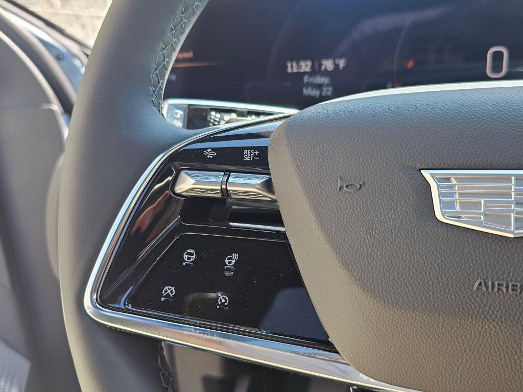 New 2026 Cadillac Lyriq Signature Sport w/ LPO, ONYX Package AWD/4WD image 31