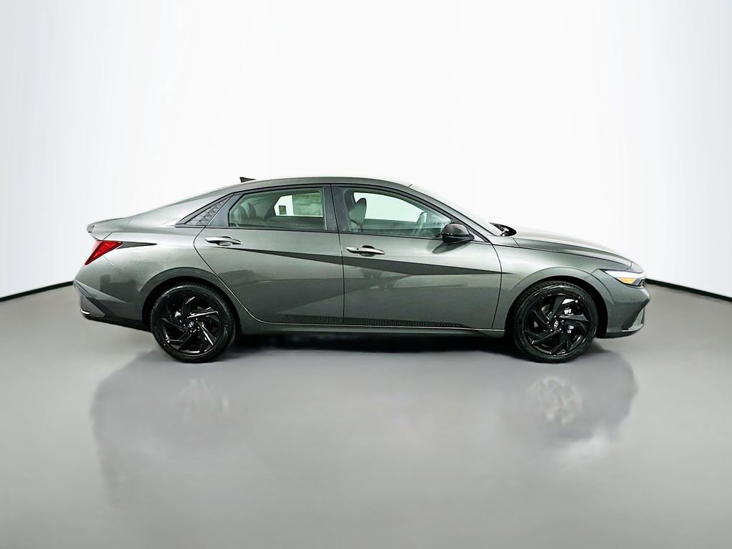 New 2026 Hyundai Elantra Sport image 4