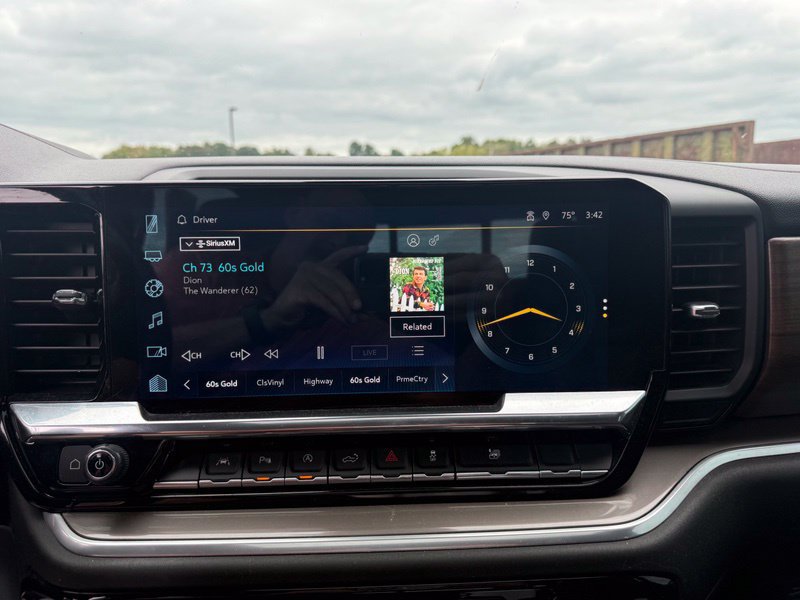 Used 2022 Chevrolet Silverado 1500 High Country w/ High Country Premium Package AWD/4WD image 12