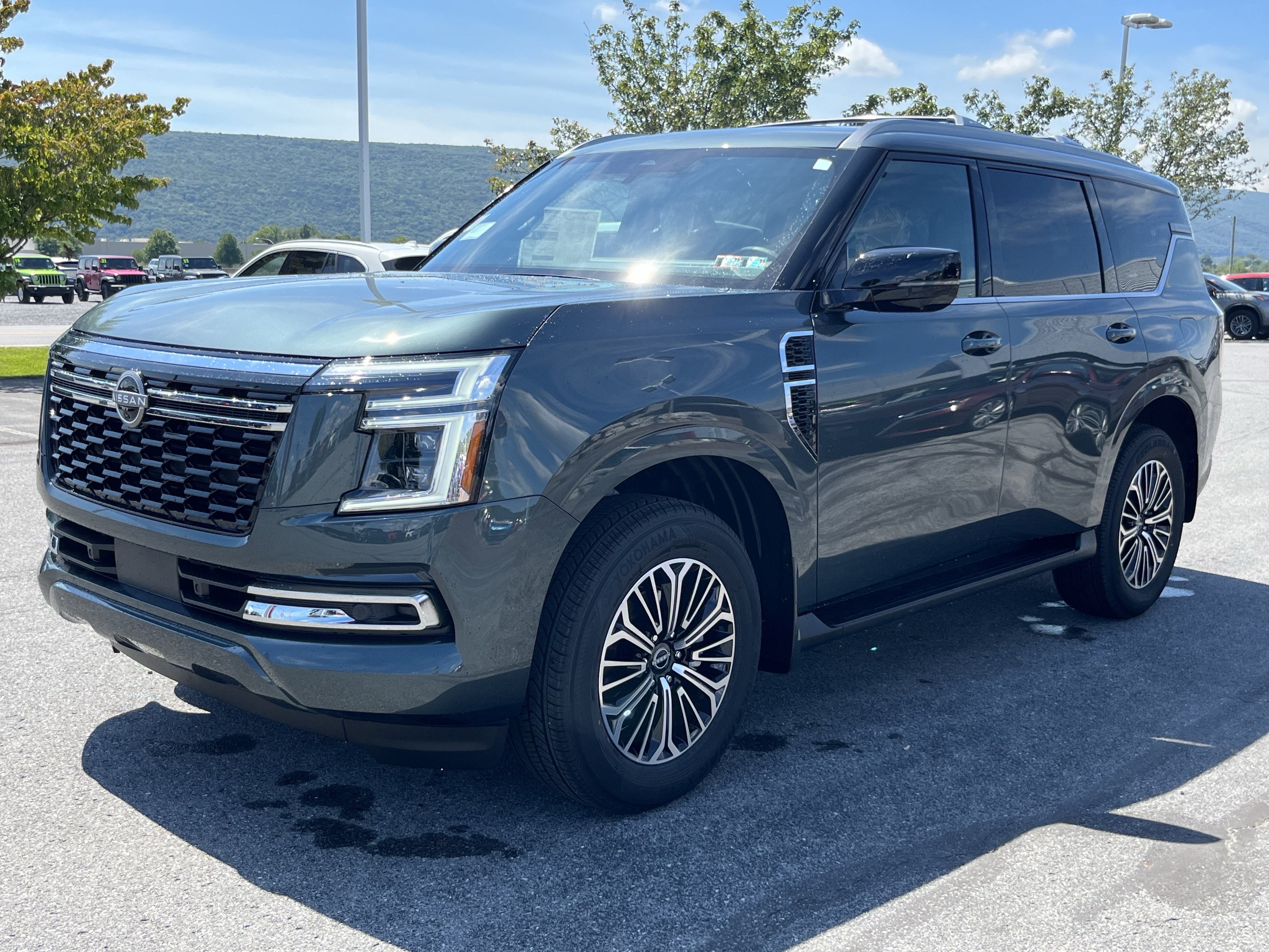 New 2026 Nissan Armada SL w/ Captain's Chari Seat Package AWD/4WD image 12
