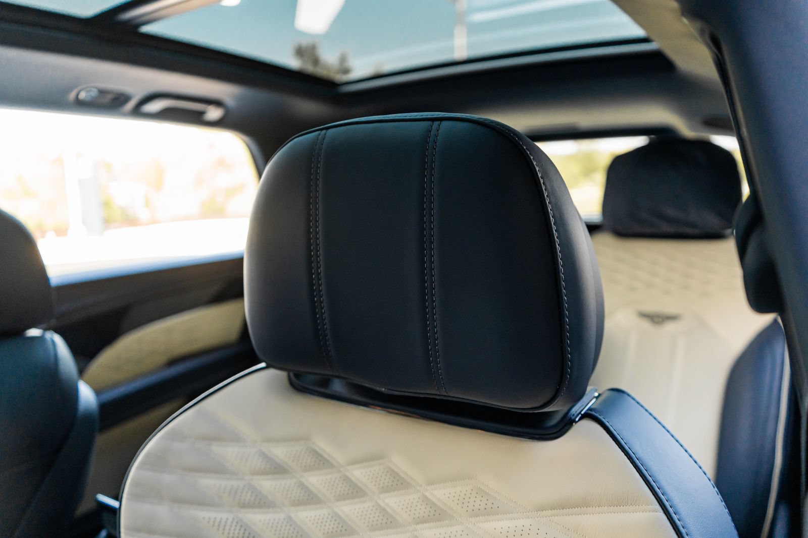 New 2026 Bentley Bentayga Extended Wheelbase AWD/4WD image 28