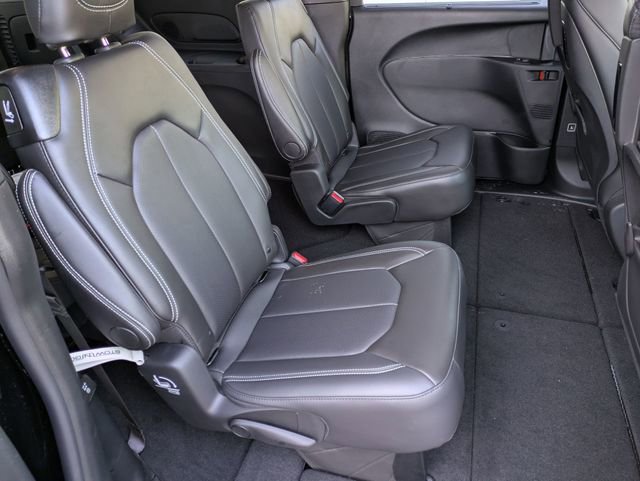 New 2026 Chrysler Pacifica Select FWD image 28