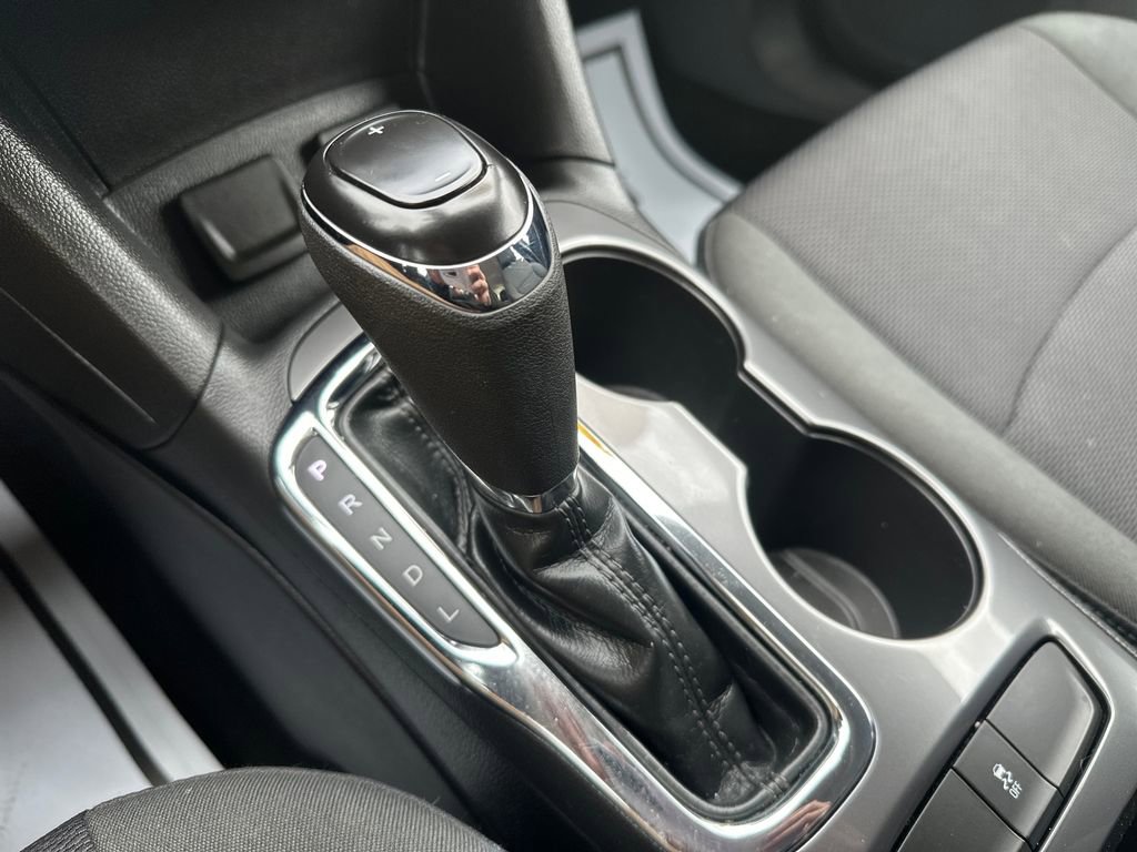 Used 2017 Chevrolet Cruze LT w/ Convenience Package image 20