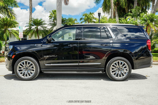 Used 2023 GMC Yukon Denali Ultimate AWD/4WD image 3