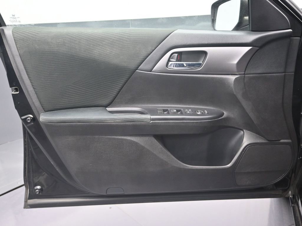 Used 2014 Honda Accord LX image 11