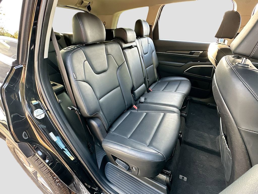 Certified 2025 Kia Telluride LX image 27