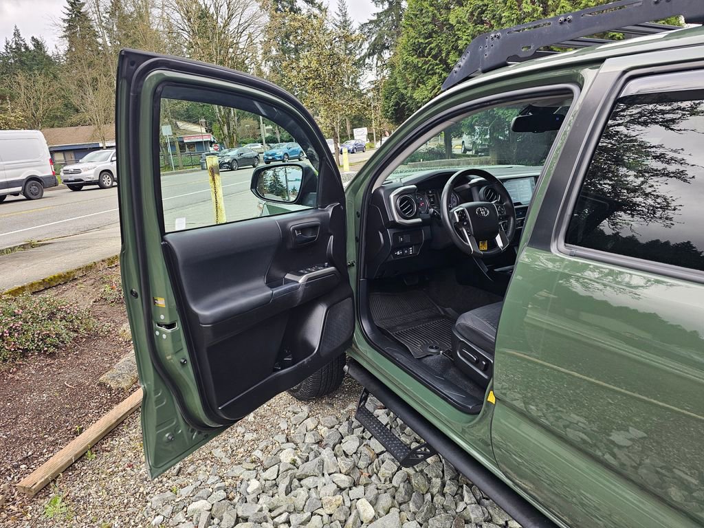 Used 2021 Toyota Tacoma SR5 w/ Trail Edition image 17