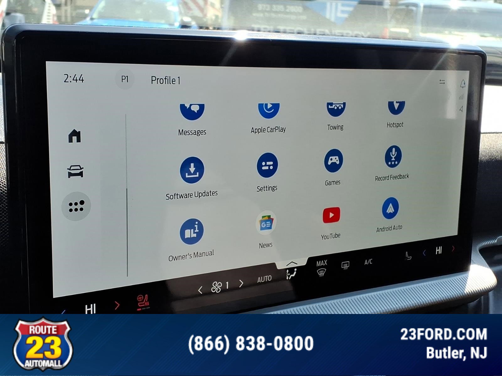 Certified 2025 Ford Explorer Platinum w/ Ultimate Package AWD/4WD image 16