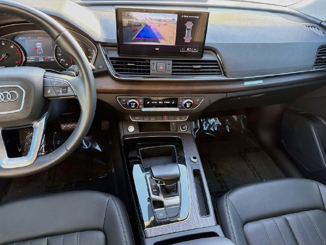 Used 2023 Audi Q5 2.0T Premium w/ Convenience Package AWD/4WD image 18