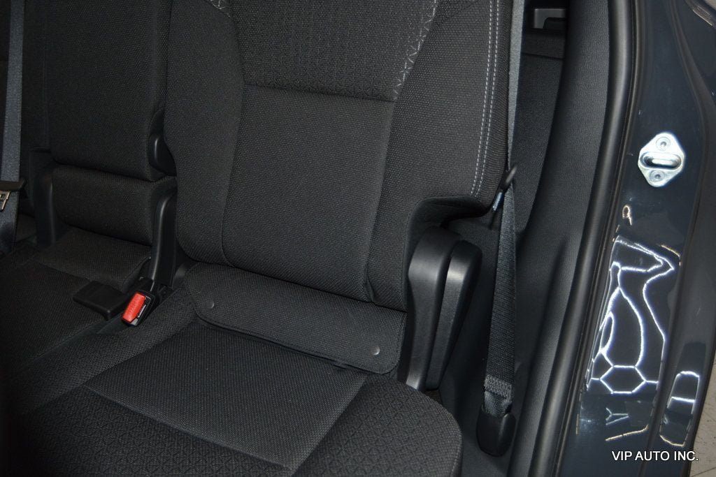 Used 2025 Toyota 4Runner SR5 AWD/4WD image 31