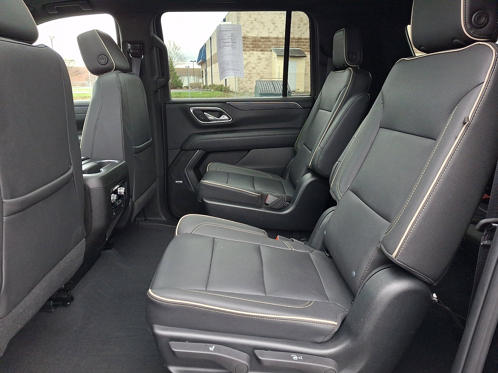 Certified 2023 GMC Yukon XL SLT w/ SLT Premium Package image 10