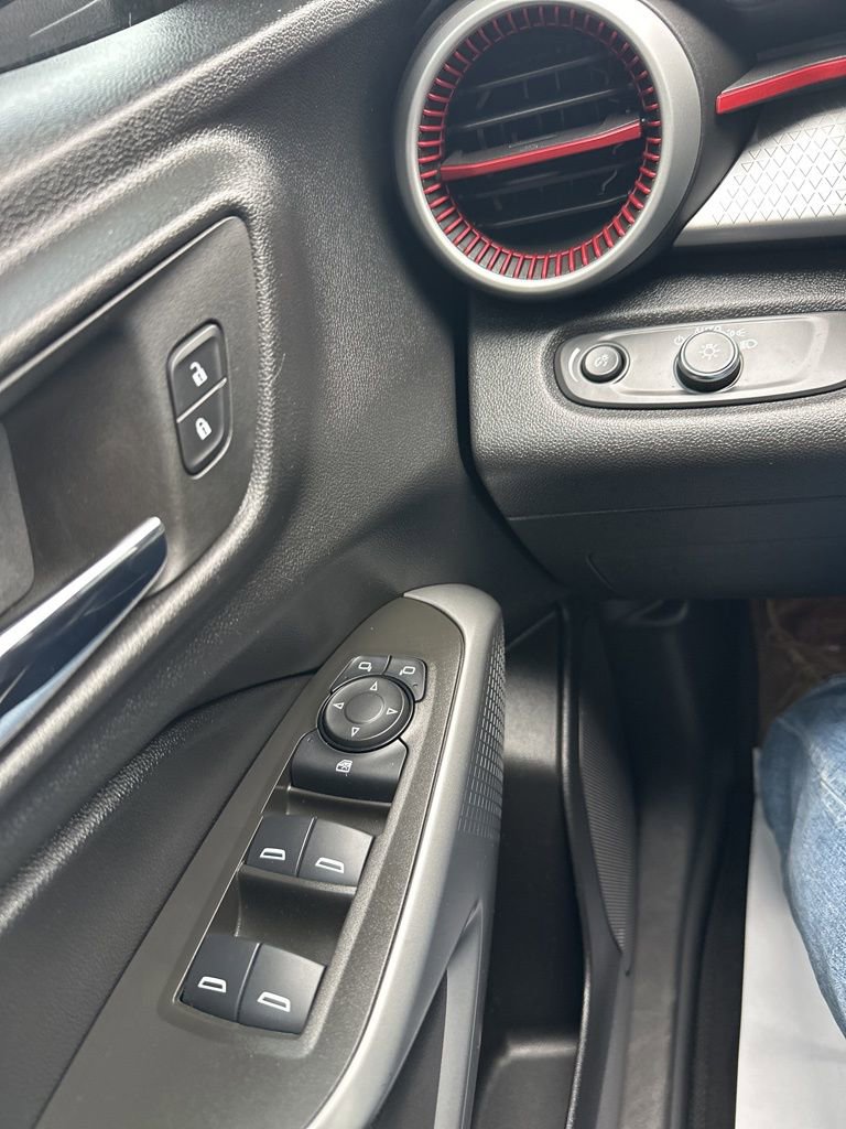 Used 2024 Chevrolet Trax RS image 20