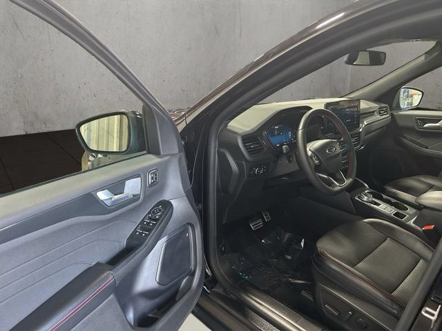 Certified 2023 Ford Escape ST-Line Elite w/ Class II Trailer Tow Package AWD/4WD image 19