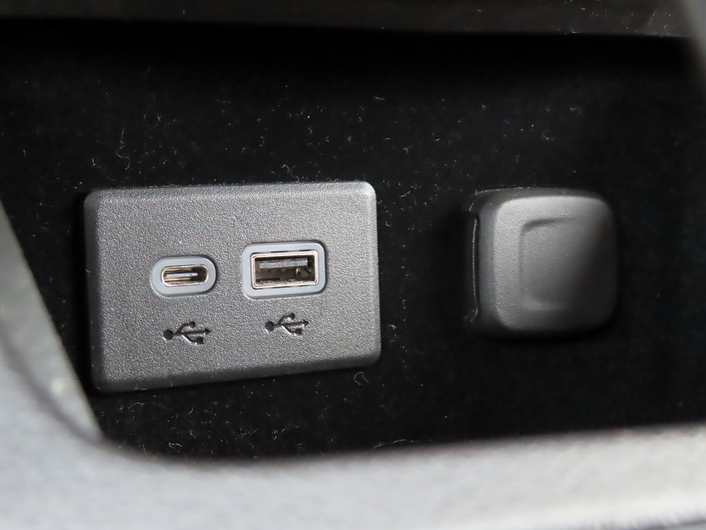 Used 2023 Cadillac XT4 Sport image 9