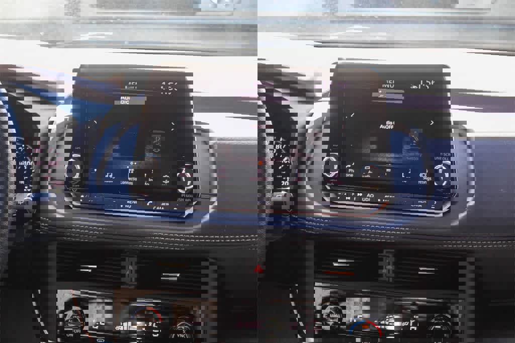 Used 2023 Nissan Rogue SV image 19