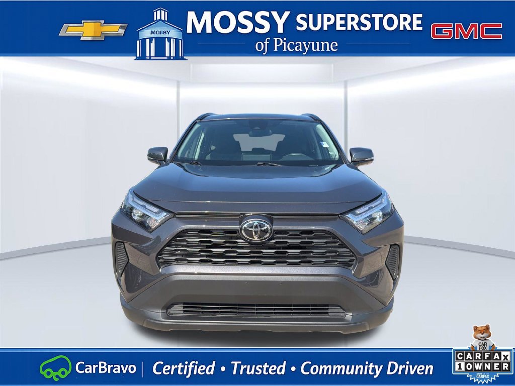 Used 2025 Toyota RAV4 XLE AWD/4WD image 11
