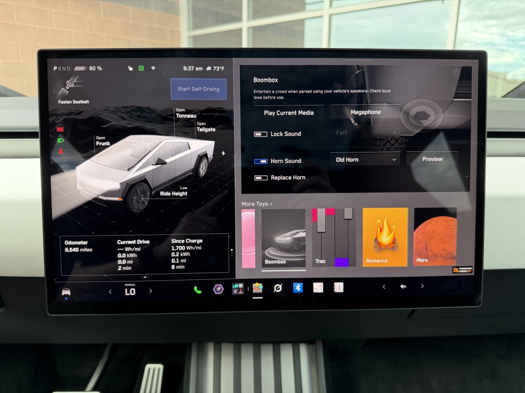 Used 2024 Tesla Cybertruck AWD Crew Cab image 29