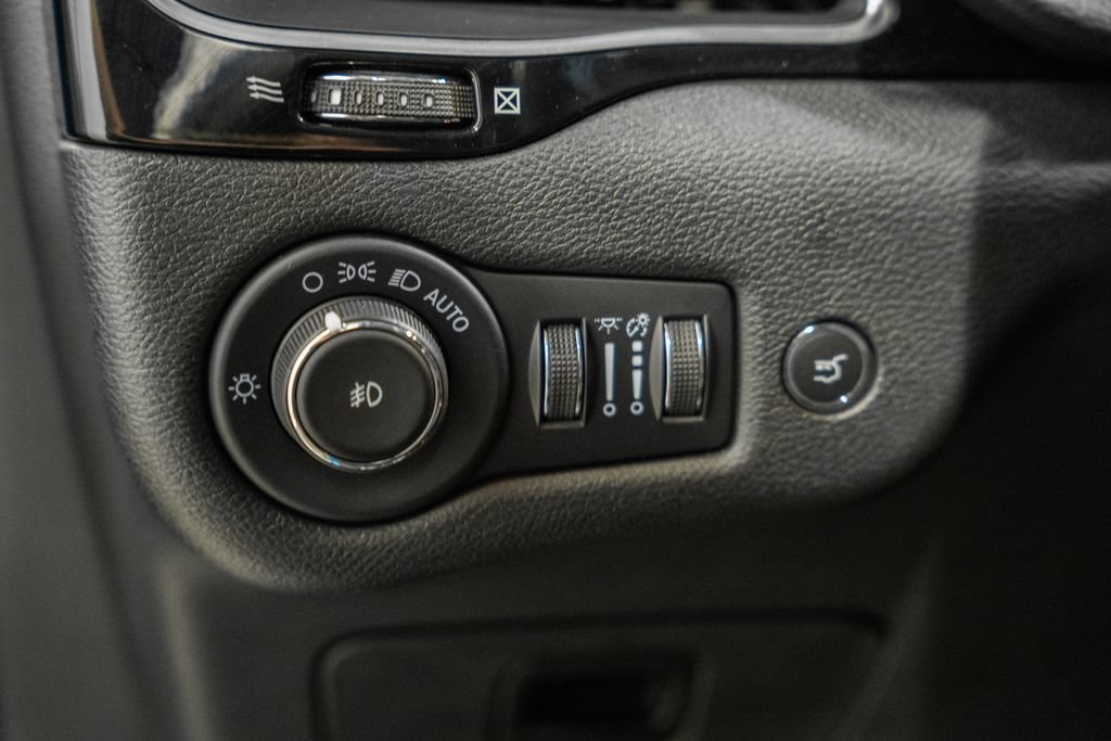 Certified 2023 Jeep Cherokee Altitude Lux AWD/4WD image 42