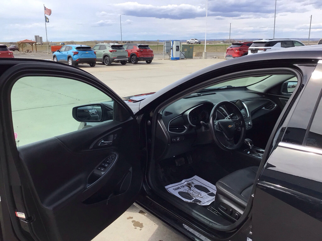 Used 2022 Chevrolet Malibu LT w/ LT Plus Package image 9