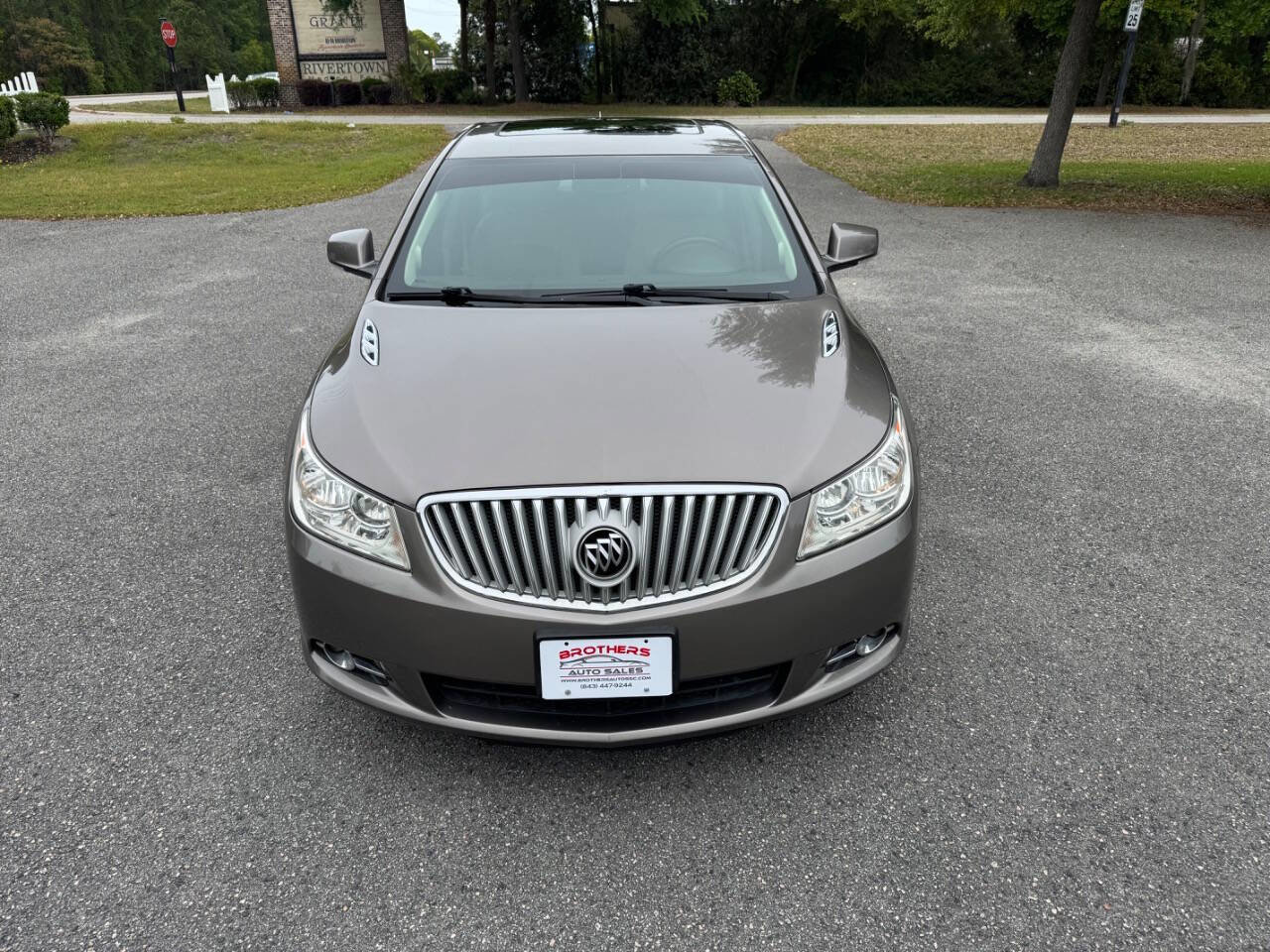 Used 2010 Buick LaCrosse CXL image 2