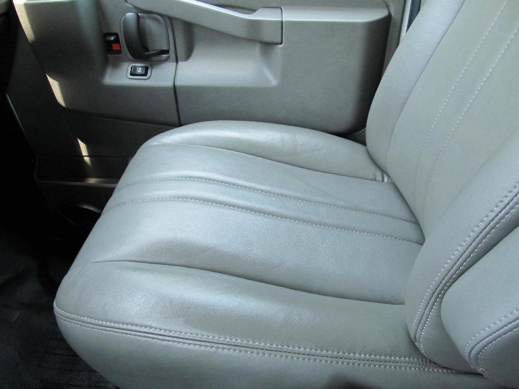 Used 2022 GMC Savana 3500 Extended w/ Driver Convenience Package image 57