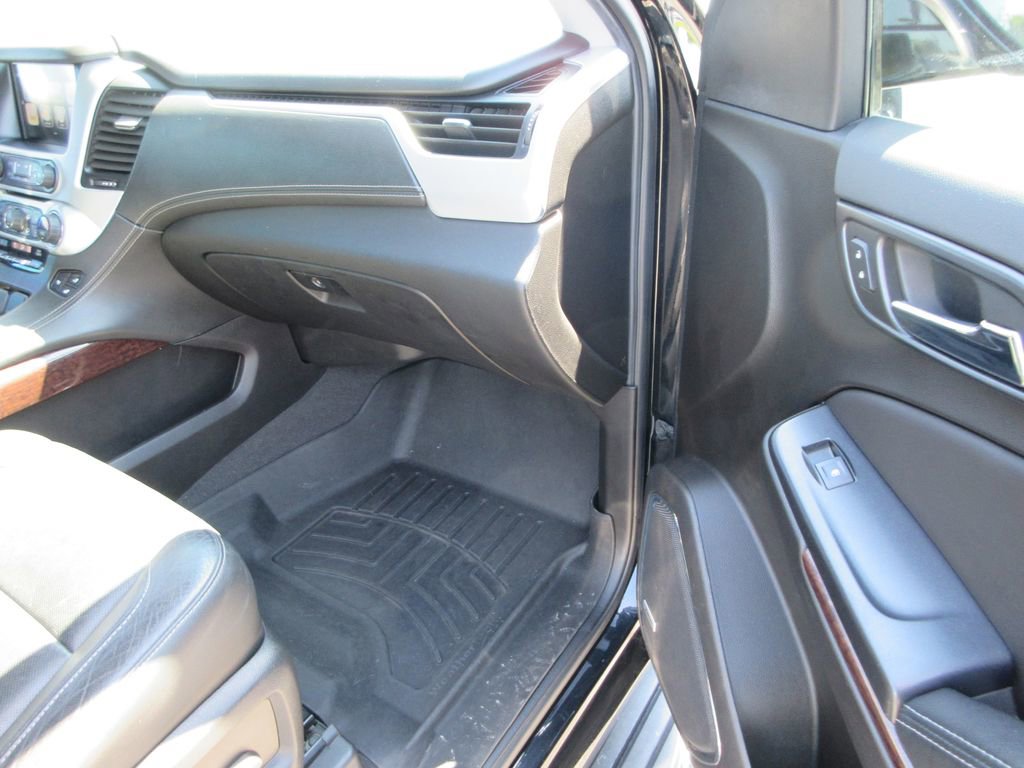 Used 2019 GMC Yukon SLT w/ Graphite Performance Edition AWD/4WD image 19