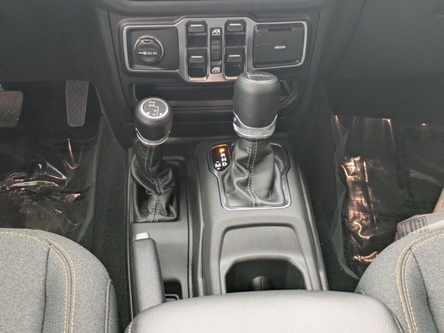 New 2025 Jeep Gladiator Sport image 16