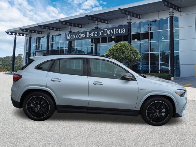 New 2026 Mercedes-Benz GLA 35 AMG 4MATIC image 3