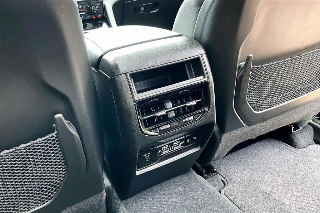 Used 2024 Jeep Grand Cherokee Overland w/ Adv Protech Group III AWD/4WD image 33