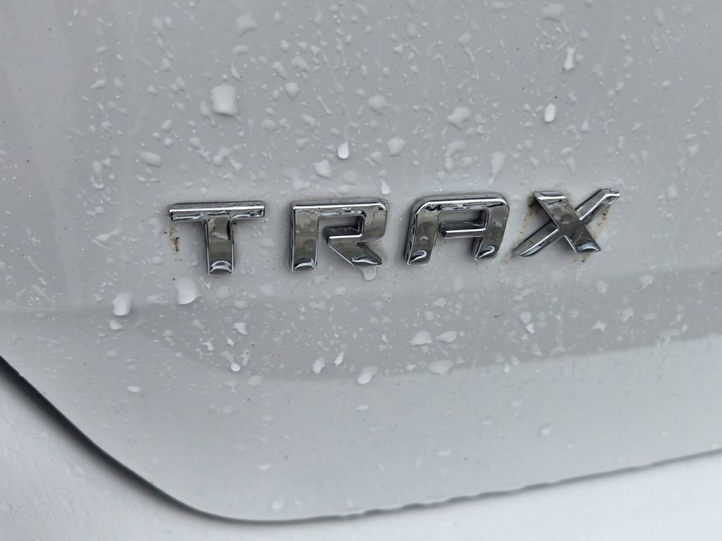 Used 2020 Chevrolet Trax LT FWD image 7
