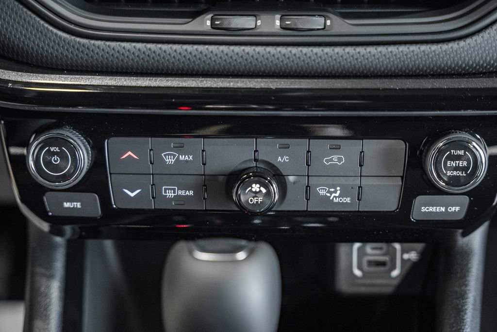 New 2026 Jeep Compass Latitude image 22