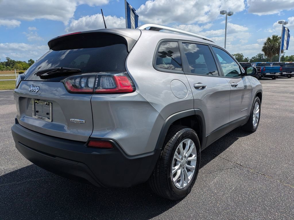 Used 2021 Jeep Cherokee Latitude w/ Mopar Interior Package image 5