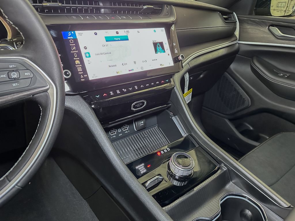 New 2026 Jeep Grand Cherokee Altitude image 28
