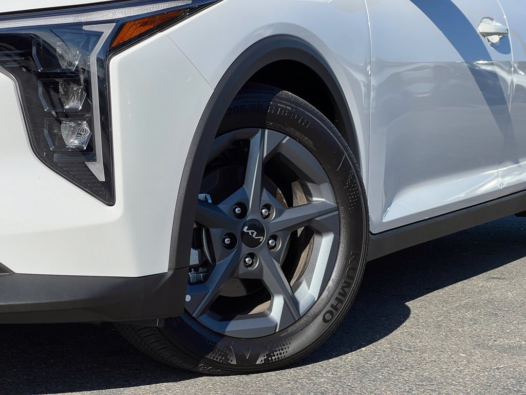 Certified 2025 Kia K4 FWD image 2