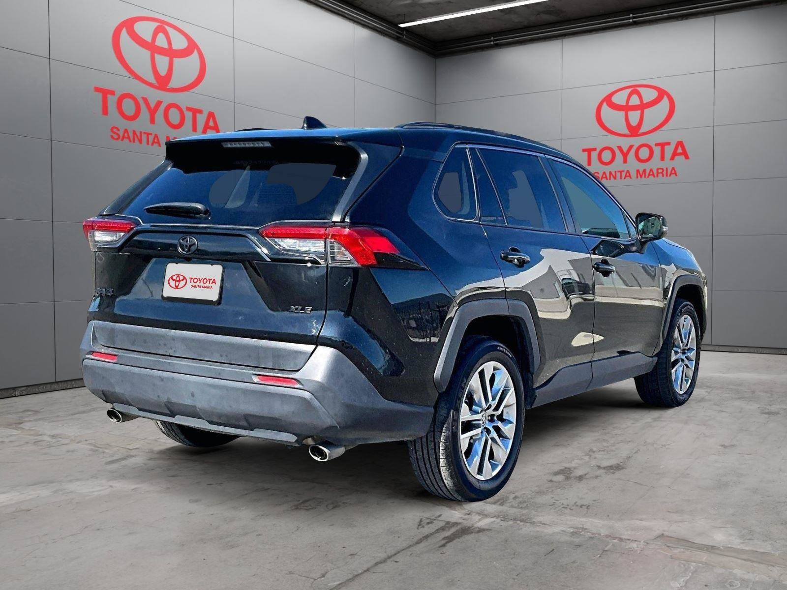 Used 2024 Toyota RAV4 XLE Premium FWD image 11