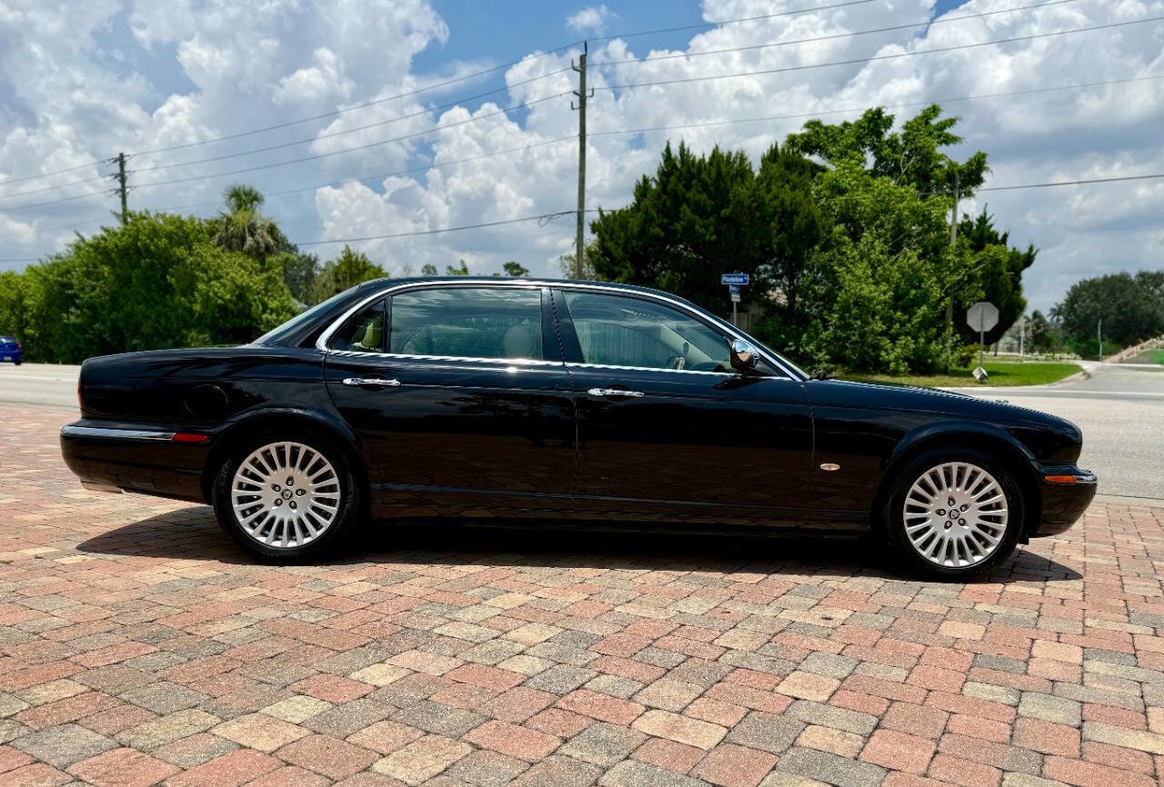 Used 2006 Jaguar XJ Vanden Plas image 8