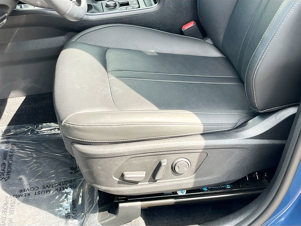 Certified 2025 Kia Sorento S image 12