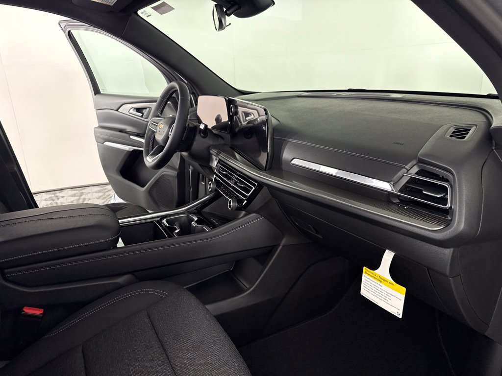 New 2027 Chevrolet Traverse LT FWD image 37