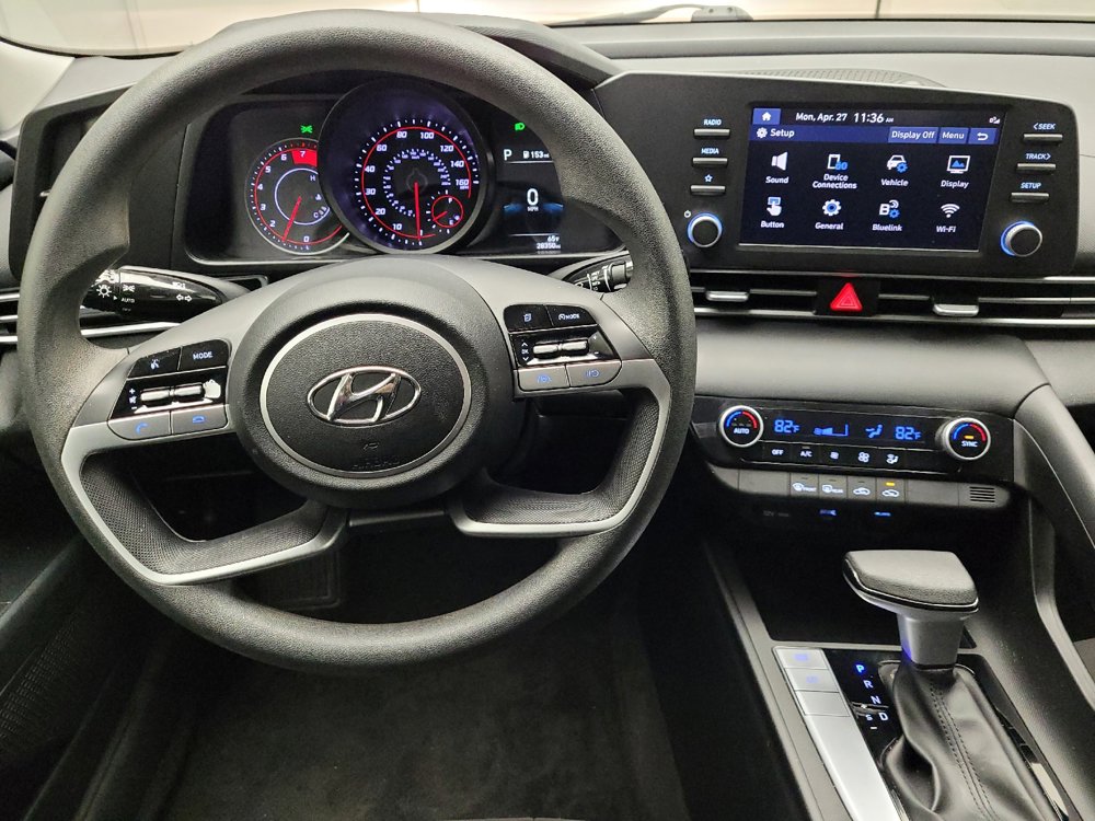 Used 2023 Hyundai Elantra SEL w/ Preferred Accessory Package FWD image 22
